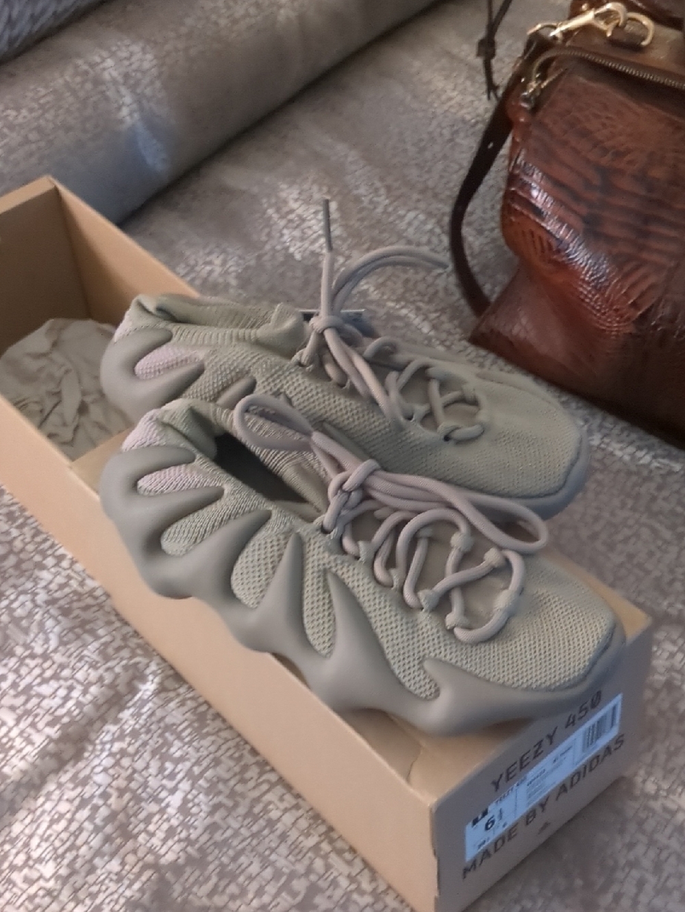 NWTB Adidas Yeezy 450 in Taupe Neutral